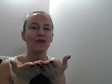 AnnaTight  live sex cam