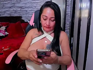 Milf_Julianna  live sex cam