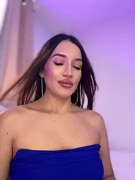 Bella-taylorr  live sex cam
