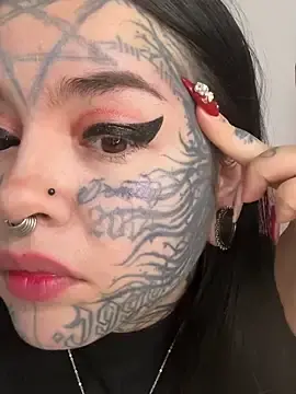 Yualy666  live sex cam