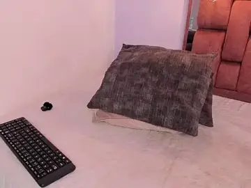 Kristakinnky  live sex cam