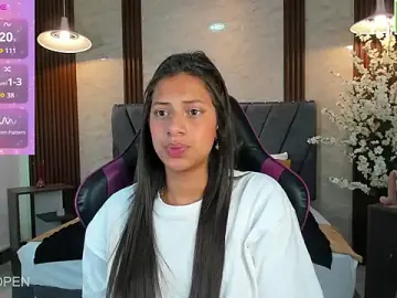 Atiena_  live sex cam