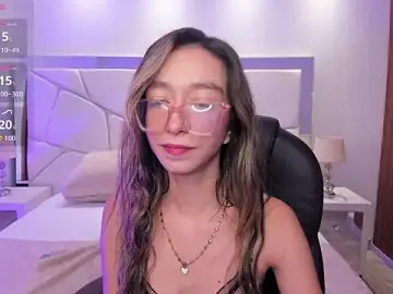 Helen_foxyy  live sex cam