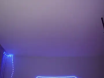 KrissCherri  live sex cam