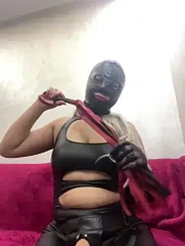 Vraiedomina123  live sex cam