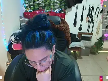 Elektra_32  live sex cam