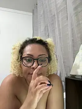 Ninarose777  live sex cam