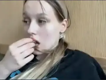 ElvieTribou  live sex cam