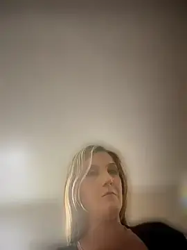 Kitty_DaCocks  live sex cam