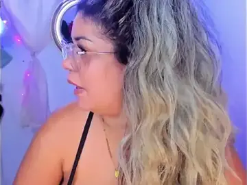 Mavlatin22  live sex cam