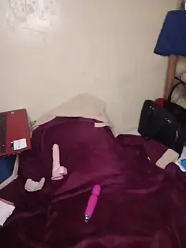 QuinF2  live sex cam