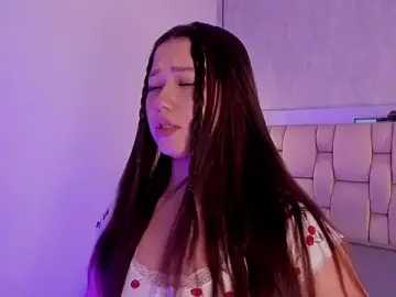 Roxie-Summers11  live sex cam
