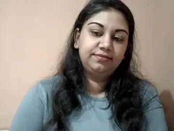Bellachow10  live sex cam