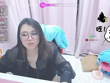 Momobigmomo  live sex cam
