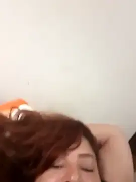 Reinacaliente1320  live sex cam