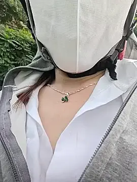 Baby-Linh  live sex cam