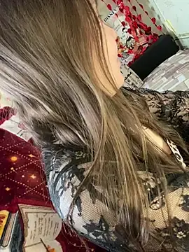 Var_Kiss  live sex cam