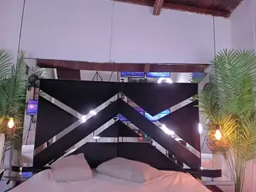 Emily-fox  live sex cam
