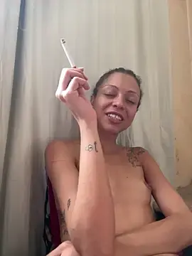 Pollypetrovaxxx  live sex cam