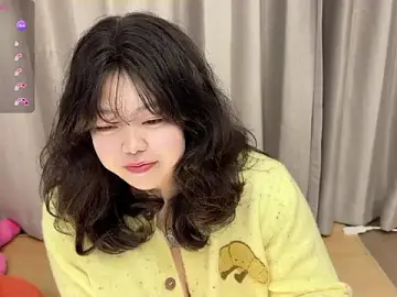 Kittenfishing  live sex cam