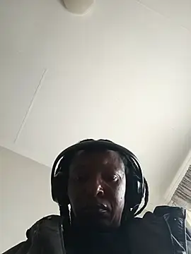 CynthiaMnduzulwane  live sex cam