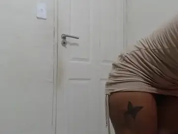 Yelowbone  live sex cam