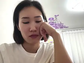 Maddievibee  live sex cam