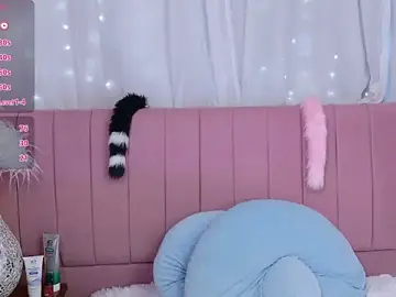 Sukilove18  live sex cam