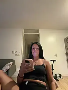 Diamantje32  live sex cam