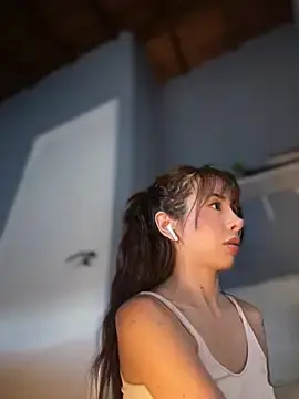 Lauravasquez  live sex cam