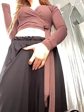 QuitieLia  live sex cam