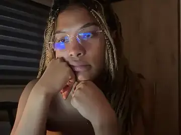 Sofhii  live sex cam