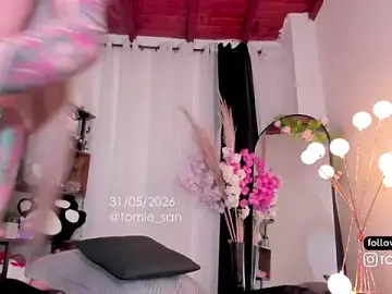 Tomie_san  live sex cam