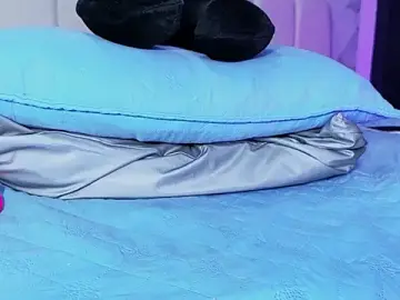 Vale_ross_  live sex cam