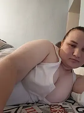 Jullia000  live sex cam
