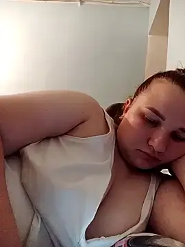 Jullia000  live sex cam