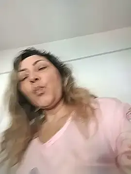 Lunita86  live sex cam