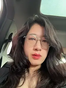 Weiwei103  live sex cam