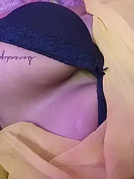 Cleavage_Queen12  live sex cam