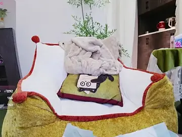 Daisy-B3  live sex cam