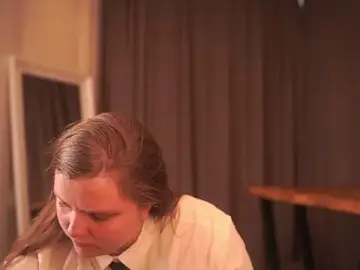 MickiBetton  live sex cam
