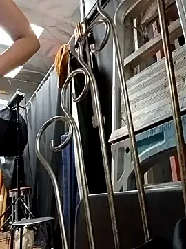 QUEEN_OF_MEN  live sex cam