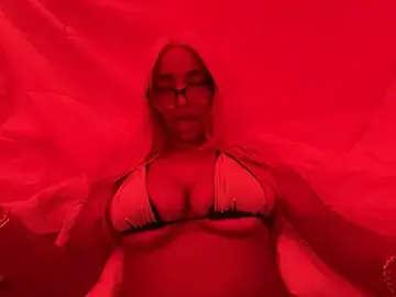 Tinyholeforpapi  live sex cam