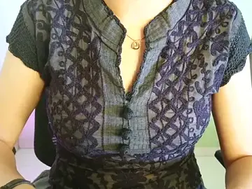 Gargi_33  live sex cam
