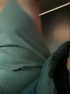Big-Tits-McGee  live sex cam