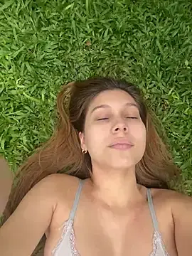 Nikii__  live sex cam