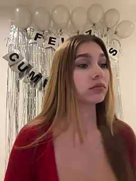 Nikii__  live sex cam