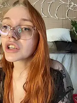 PollyVinice  live sex cam