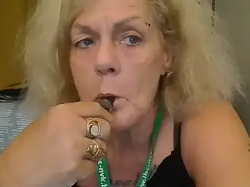 Belgianshantie  live sex cam