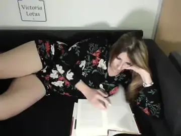 Victorialotus  live sex cam